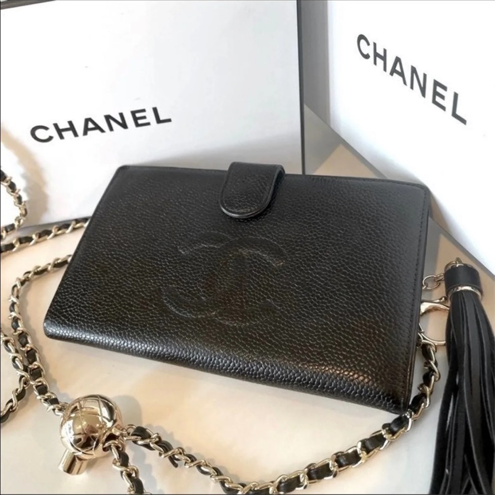 ❌SOLD❌ CHANEL WALLET ON CHAIN
